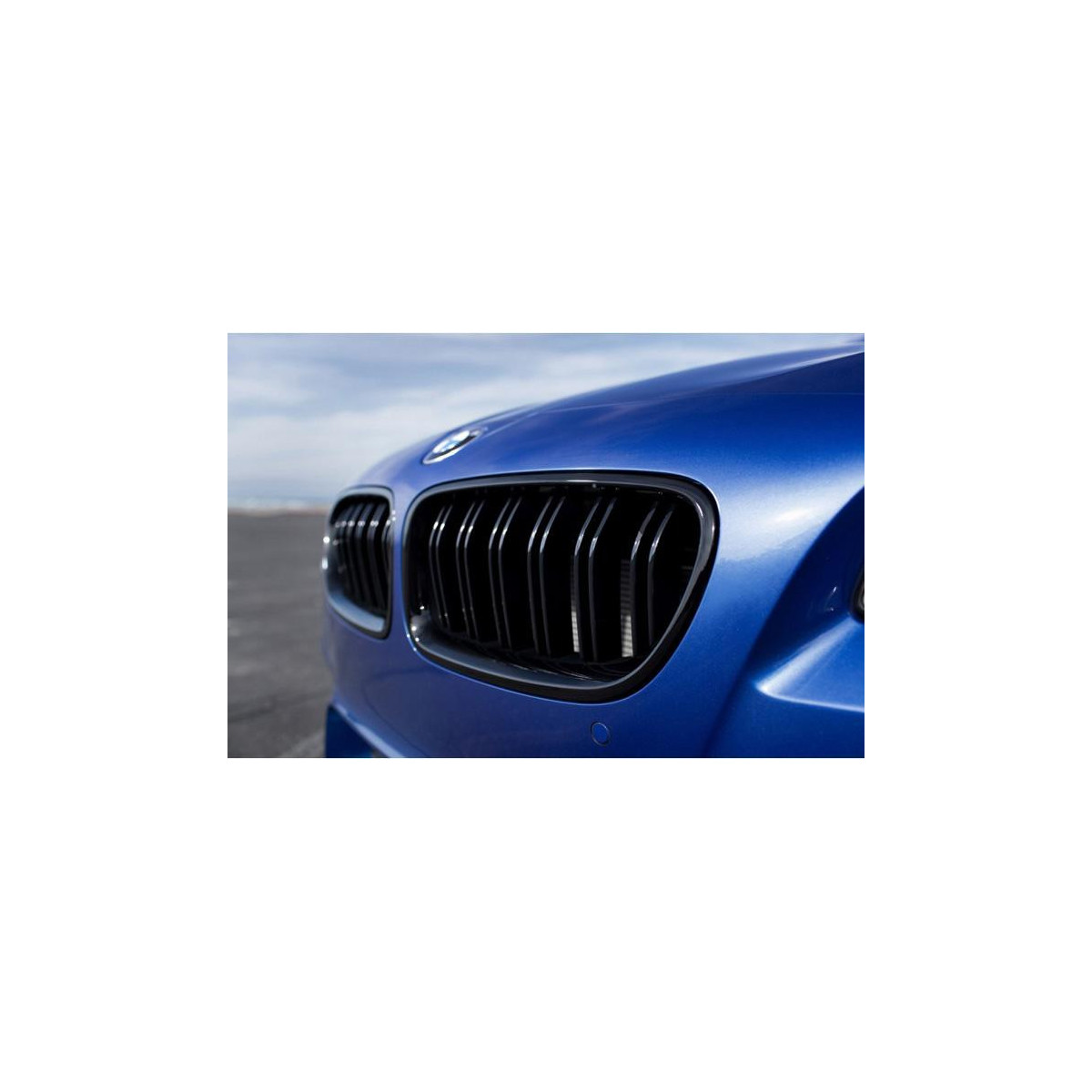 GRILL (NERKI) BMW F10 10- CZARNY POŁYSK