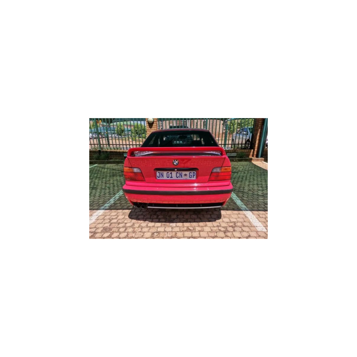 SPOILER NA KLAPĘ BMW E36 DUZY  ABS