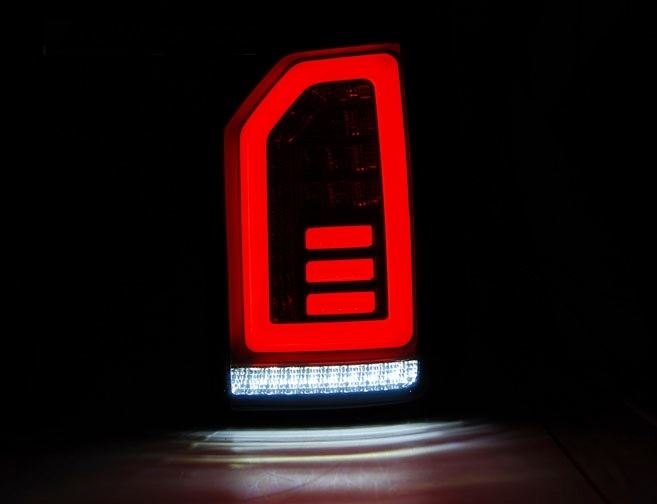 LAMPY D. VW T6 2015- SMOKE BLACK RED LED